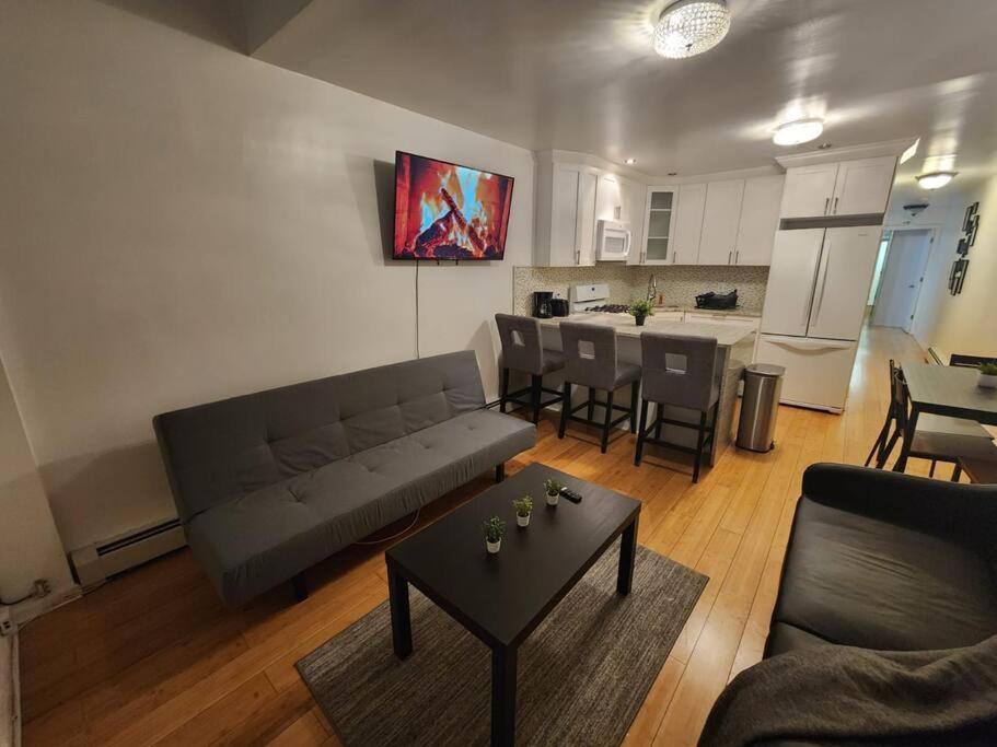 Cosy Modern Home Mins To Nyc! Union City Exterior photo